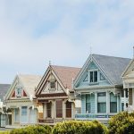 Dãy nhà phố, biệt thự nhiều màu sắc